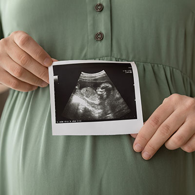 Holistic infertility treatment with acupuncture and Chinese medicine in Reigate, Surrey with Alice Yao
